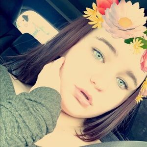 Meet your Posher, Kayley